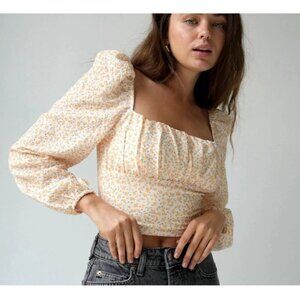 Elodie Ditzy Floral Balloon Sleeve crop top